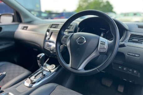 Nissan Pulsar 1.2 DIG-T N-Connecta Hatchback 5dr Petrol XTRON Euro 6 (s/s) (115 ps) 19