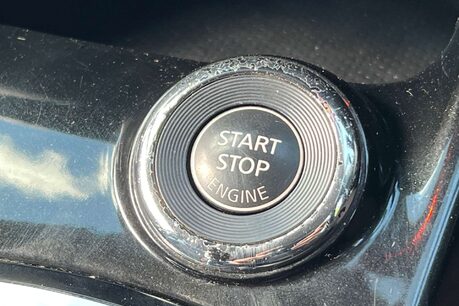 Nissan Pulsar 1.2 DIG-T N-Connecta Hatchback 5dr Petrol XTRON Euro 6 (s/s) (115 ps) 38