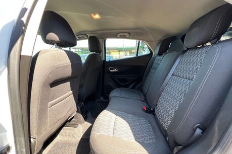 Vauxhall Mokka 1.6 CDTi Tech Line SUV 5dr Diesel Manual 2WD Euro 6 (s/s) (136 ps) 27
