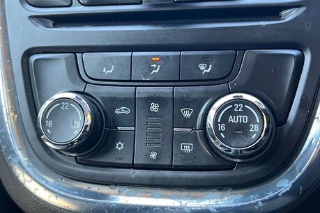 Vauxhall Mokka 1.6 CDTi Tech Line SUV 5dr Diesel Manual 2WD Euro 6 (s/s) (136 ps) 38