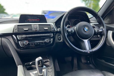 BMW 3 Series 2.0 330e 7.6kWh M Sport Saloon 4dr Petrol Plug-in Hybrid Auto Euro 6 (s/s)  14