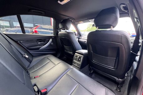 BMW 3 Series 2.0 330e 7.6kWh M Sport Saloon 4dr Petrol Plug-in Hybrid Auto Euro 6 (s/s)  23
