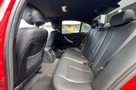 BMW 3 Series 2.0 330e 7.6kWh M Sport Saloon 4dr Petrol Plug-in Hybrid Auto Euro 6 (s/s)  25