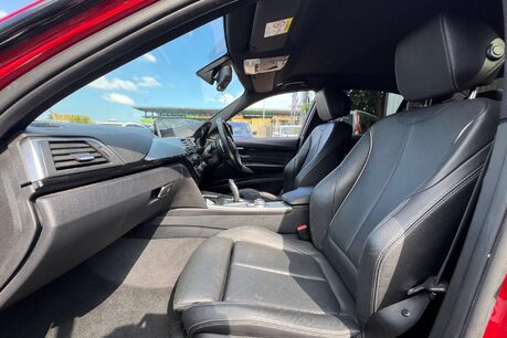 BMW 3 Series 2.0 330e 7.6kWh M Sport Saloon 4dr Petrol Plug-in Hybrid Auto Euro 6 (s/s)  28