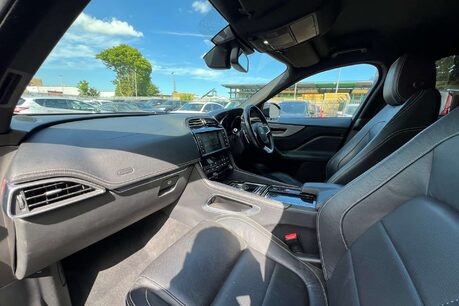 Jaguar F-Pace 2.0 D180 R-Sport SUV 5dr Diesel Auto Euro 6 (s/s) (180 ps) 31