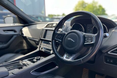 Jaguar F-Pace 2.0 D180 R-Sport SUV 5dr Diesel Auto Euro 6 (s/s) (180 ps) 17