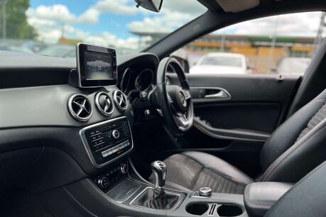 Mercedes-Benz CLA Class 2.1 CLA200d AMG Line Coupe 4dr Diesel Manual Euro 6 (s/s) (136 ps) 32