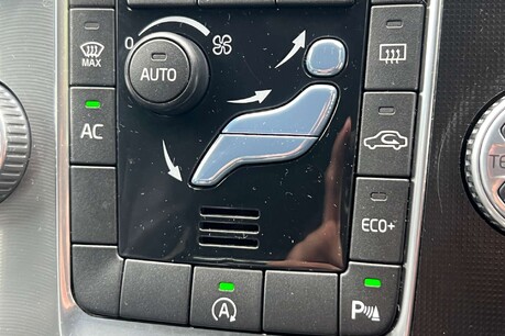 Volvo XC60 2.0 D4 R-Design Lux Nav SUV 5dr Diesel Auto Euro 6 (s/s) (190 ps) 44
