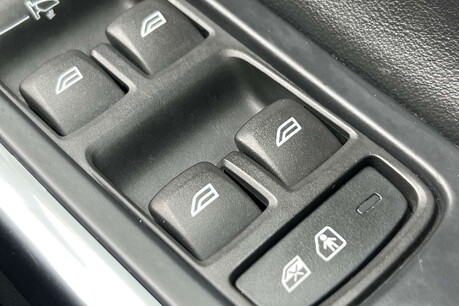 Volvo XC60 2.0 D4 R-Design Lux Nav SUV 5dr Diesel Auto Euro 6 (s/s) (190 ps) 64