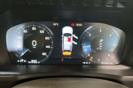 Volvo XC90 2.0 D5 PowerPulse Momentum SUV 5dr Diesel Auto 4WD Euro 6 (s/s) (235 ps) 8