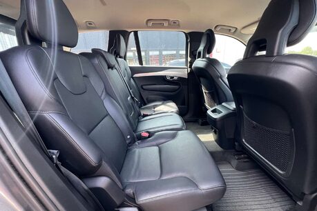 Volvo XC90 2.0 D5 PowerPulse Momentum SUV 5dr Diesel Auto 4WD Euro 6 (s/s) (235 ps) 24