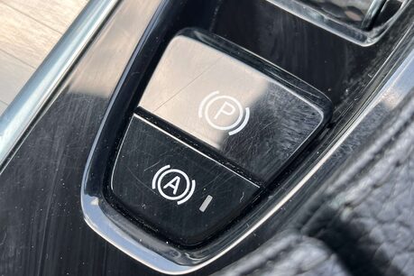 Volvo XC90 2.0 D5 PowerPulse Momentum SUV 5dr Diesel Auto 4WD Euro 6 (s/s) (235 ps) 36