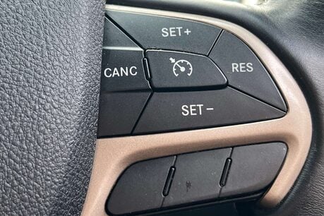 Jeep Grand Cherokee 3.0 V6 CRD Overland SUV 5dr Diesel Auto 4WD Euro 6 (247 bhp) 59