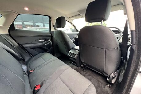 Jaguar E-Pace 2.0 D150 SUV 5dr Diesel Manual Euro 6 (s/s) (150 ps) 25