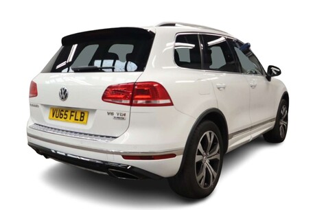 Volkswagen Touareg 3.0 TDI V6 BlueMotion Tech R-Line SUV 5dr Diesel Tiptronic 4WD Euro 6 (s/s) 2