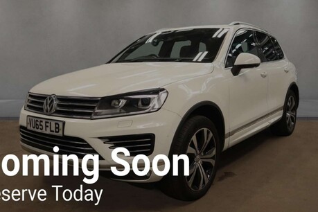 Volkswagen Touareg 3.0 TDI V6 BlueMotion Tech R-Line SUV 5dr Diesel Tiptronic 4WD Euro 6 (s/s) 12