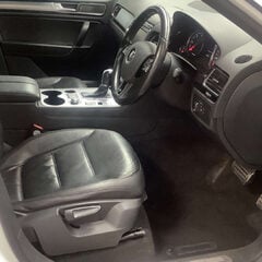Volkswagen Touareg 3.0 TDI V6 BlueMotion Tech R-Line SUV 5dr Diesel Tiptronic 4WD Euro 6 (s/s) 6