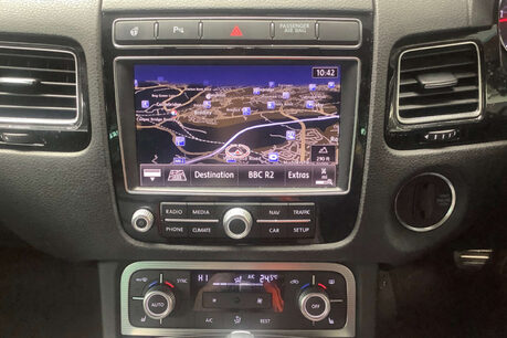 Volkswagen Touareg 3.0 TDI V6 BlueMotion Tech R-Line SUV 5dr Diesel Tiptronic 4WD Euro 6 (s/s) 7