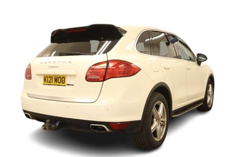 Porsche Cayenne 3.0 TD V6 SUV 5dr Diesel Tiptronic 4WD Euro 5 (s/s) (240 ps) 2