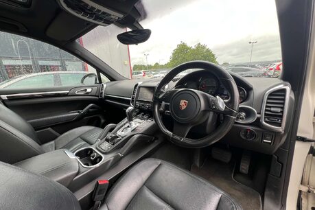 Porsche Cayenne 3.0 TD V6 SUV 5dr Diesel Tiptronic 4WD Euro 5 (s/s) (240 ps) 22