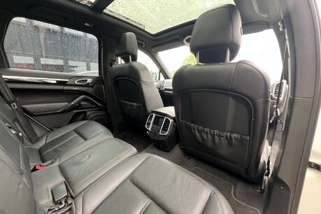 Porsche Cayenne 3.0 TD V6 SUV 5dr Diesel Tiptronic 4WD Euro 5 (s/s) (240 ps) 32