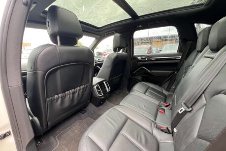 Porsche Cayenne 3.0 TD V6 SUV 5dr Diesel Tiptronic 4WD Euro 5 (s/s) (240 ps) 35