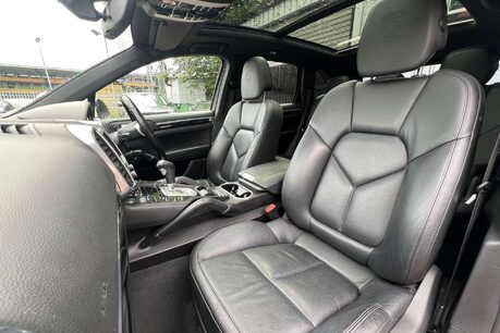 Porsche Cayenne 3.0 TD V6 SUV 5dr Diesel Tiptronic 4WD Euro 5 (s/s) (240 ps) 36