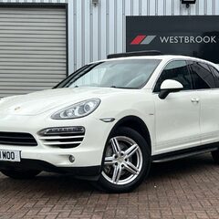 Porsche Cayenne 3.0 TD V6 SUV 5dr Diesel Tiptronic 4WD Euro 5 (s/s) (240 ps) 6