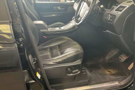 Land Rover Range Rover Sport 3.0 SD V6 HSE SUV 5dr Diesel Auto 4WD Euro 5 (255 bhp) 6