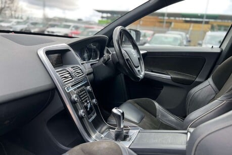 Volvo XC60 2.0 D4 R-Design Euro 6 (s/s) 5dr 11