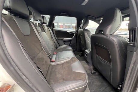 Volvo XC60 2.0 D4 R-Design Euro 6 (s/s) 5dr 17