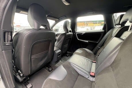Volvo XC60 2.0 D4 R-Design Euro 6 (s/s) 5dr 22