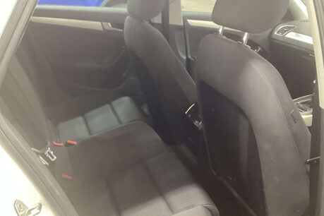Audi A4 2.0 TDI SE Saloon 4dr Diesel Manual quattro Euro 5 (s/s) (177 ps) 8