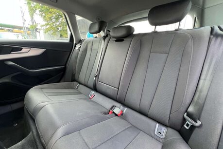 Audi A4 2.0 TDI ultra Sport Estate 5dr Diesel Manual Euro 6 (s/s) (150 ps) 26
