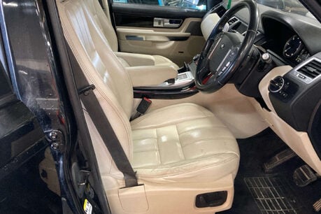 Land Rover Range Rover Sport 3.0 SD V6 HSE SUV 5dr Diesel Auto 4WD Euro 5 (255 bhp) 6