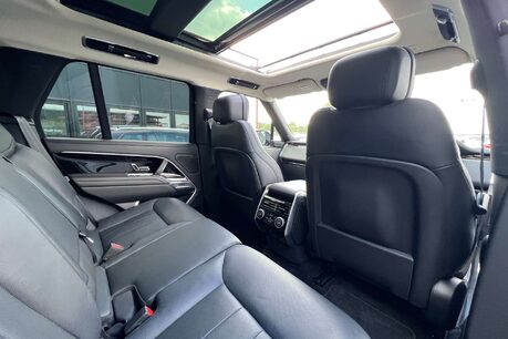 Land Rover Range Rover 3.0 D350 MHEV HSE SUV 5dr Diesel Auto 4WD Euro 6 (s/s) (350 ps) 26