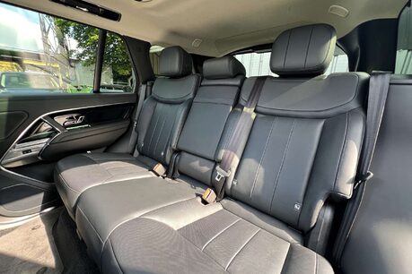 Land Rover Range Rover 3.0 D350 MHEV HSE SUV 5dr Diesel Auto 4WD Euro 6 (s/s) (350 ps) 28