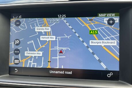 Jaguar F-Pace 2.0 D180 R-Sport SUV 5dr Diesel Manual Euro 6 (s/s) (180 ps) 44