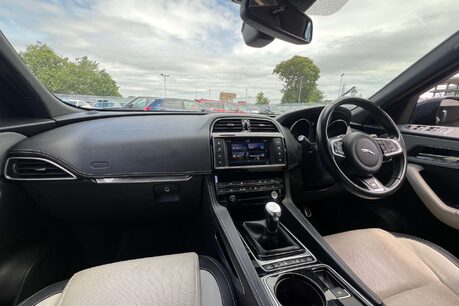 Jaguar F-Pace 2.0 D180 R-Sport SUV 5dr Diesel Manual Euro 6 (s/s) (180 ps) 33