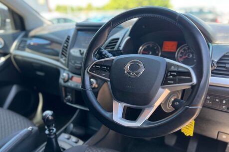 SsangYong Korando 2.2D LE SUV 5dr Diesel Manual Euro 6 (178 ps) 19