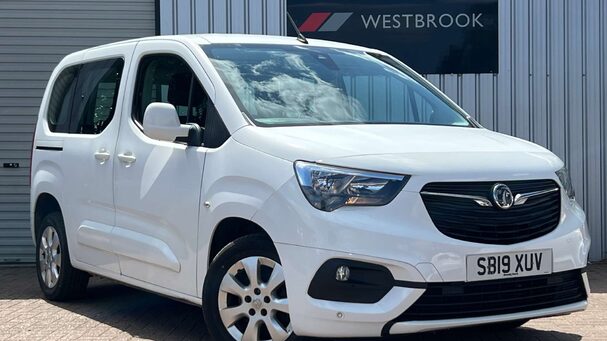 Vauxhall Combo Life 1.5 Turbo D BlueInjection Energy (7ST) MPV 5dr Diesel Manual Euro 6 (s/s) ( Service History