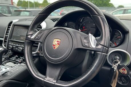 Porsche Cayenne 3.0 TD V6 SUV 5dr Diesel Tiptronic 4WD Euro 5 (s/s) (240 ps) 17