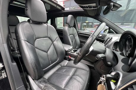 Porsche Cayenne 3.0 TD V6 SUV 5dr Diesel Tiptronic 4WD Euro 5 (s/s) (240 ps) 18
