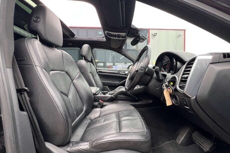 Porsche Cayenne 3.0 TD V6 SUV 5dr Diesel Tiptronic 4WD Euro 5 (s/s) (240 ps) 19