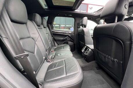 Porsche Cayenne 3.0 TD V6 SUV 5dr Diesel Tiptronic 4WD Euro 5 (s/s) (240 ps) 24