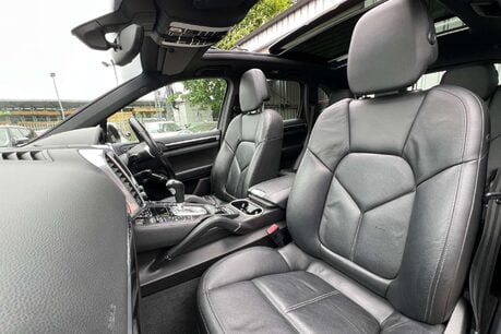 Porsche Cayenne 3.0 TD V6 SUV 5dr Diesel Tiptronic 4WD Euro 5 (s/s) (240 ps) 28