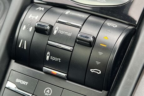 Porsche Cayenne 3.0 TD V6 SUV 5dr Diesel Tiptronic 4WD Euro 5 (s/s) (240 ps) 37