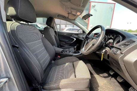 Vauxhall Insignia 2.0 CDTi ecoFLEX SRi Euro 5 5dr 8
