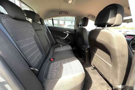 Vauxhall Insignia 2.0 CDTi ecoFLEX SRi Euro 5 5dr 12
