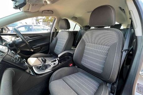 Vauxhall Insignia 2.0 CDTi ecoFLEX SRi Euro 5 5dr 17